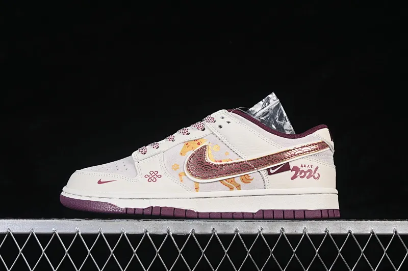 All categories Nk SB Dunk Series Nk SB Dunk Low High-end customized low-top sneakers Nike SB Dunk Low Limited to the Year of the Horse National fashion shoes High-end customized low-top casual sneakers DN3168-023